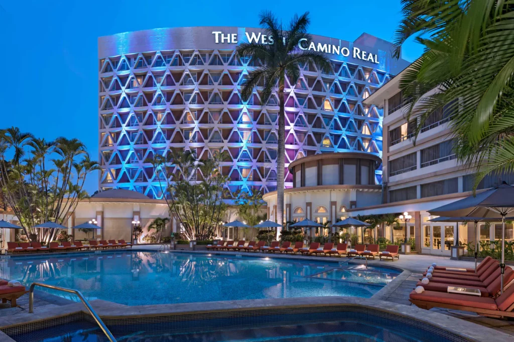 Guawi pool and facade 6431 hor clsc